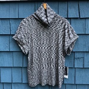 Size XL Kenneth Cole Reaction black, silver, and white shirt sleeve turtleneck